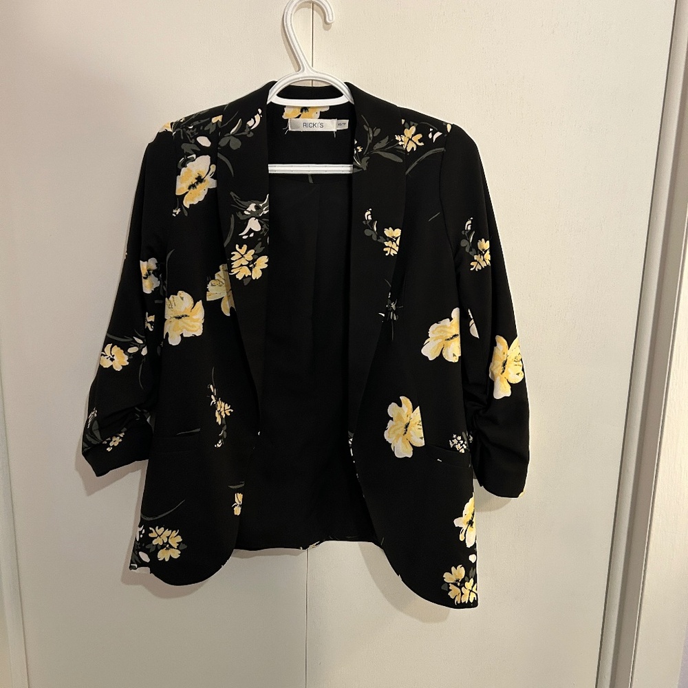 Ricki's Size XS Jacket Black with Yellow Flowers